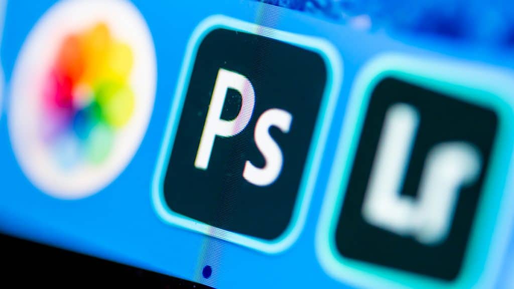 Adobe lança assistente de IA no Photoshop para web e celular
