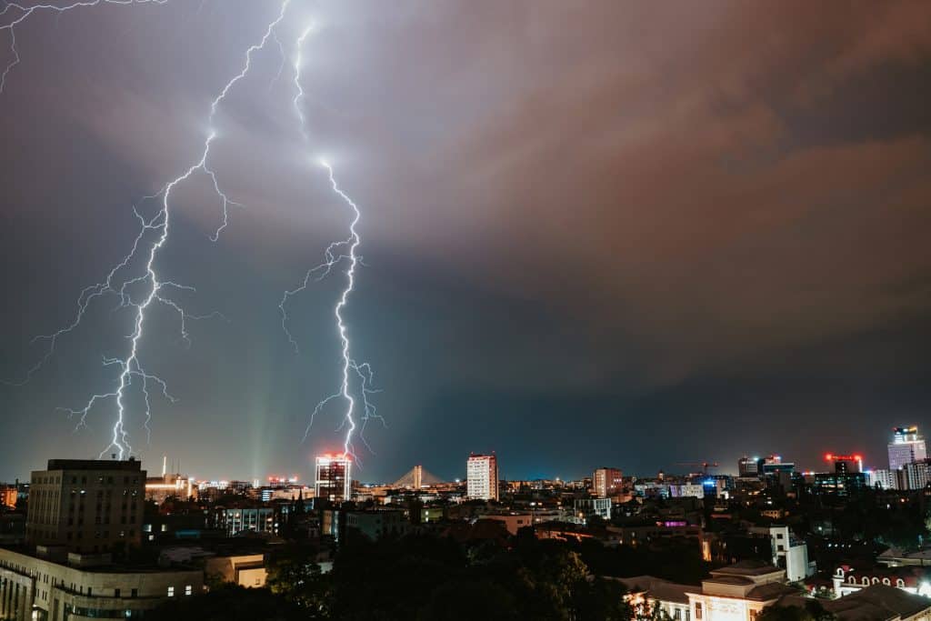 Defesa Civil alerta: SP terá queda nas temperaturas e temporais até segunda-feira (18)