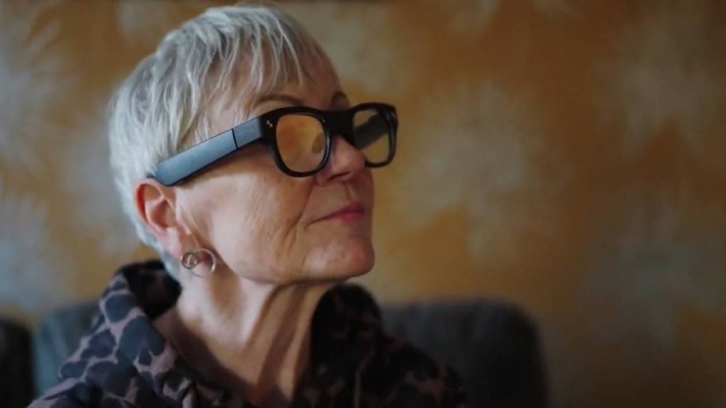 Novos óculos de IA para demência ‘veem’ objetos com rótulos projetados em lentes para melhorar ‘significativamente’ a vida