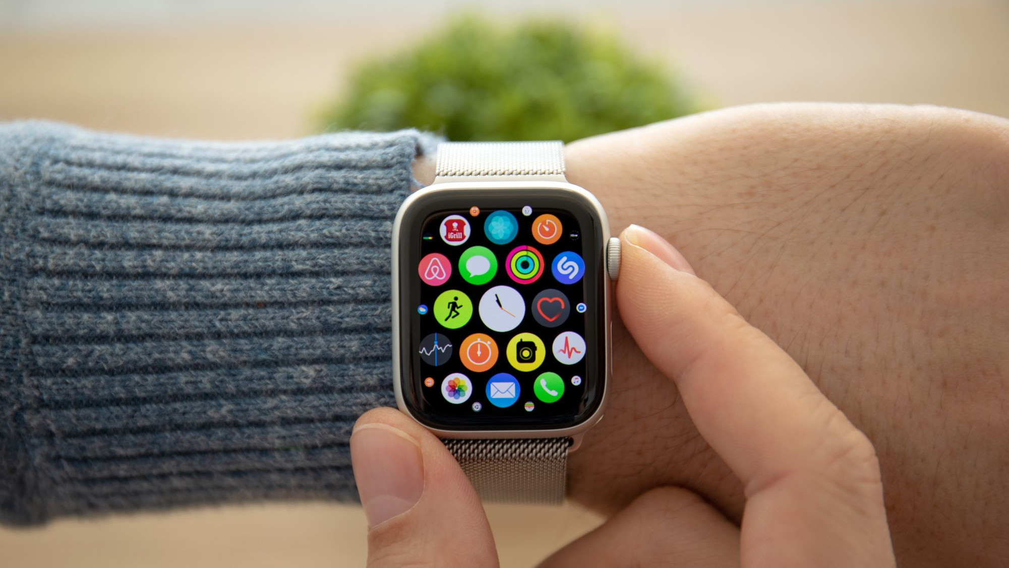 Crise na Apple? Falta de inovação e rivais sem tela ameaçam Apple Watch