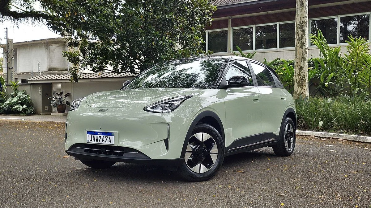 Rival do BYD Dolphin joga preços no chão em setembro; veja condições