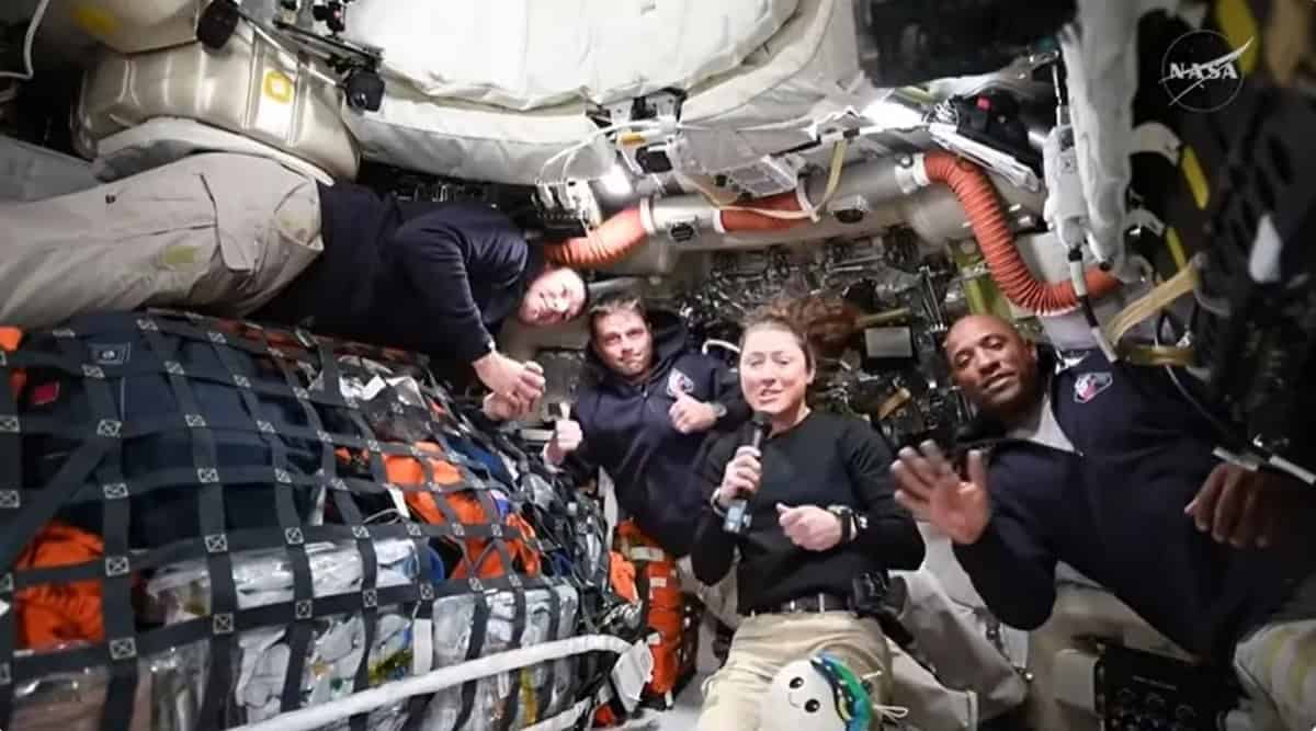 Astronautas da Artemis 2 relatam emoção e rotina no espaço