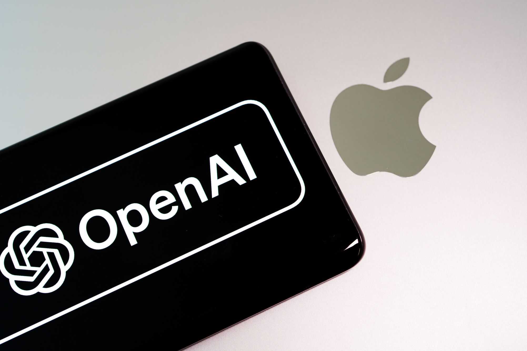 Apple diz ter encontrado “evidências chocantes” contra OpenAI em MacBook