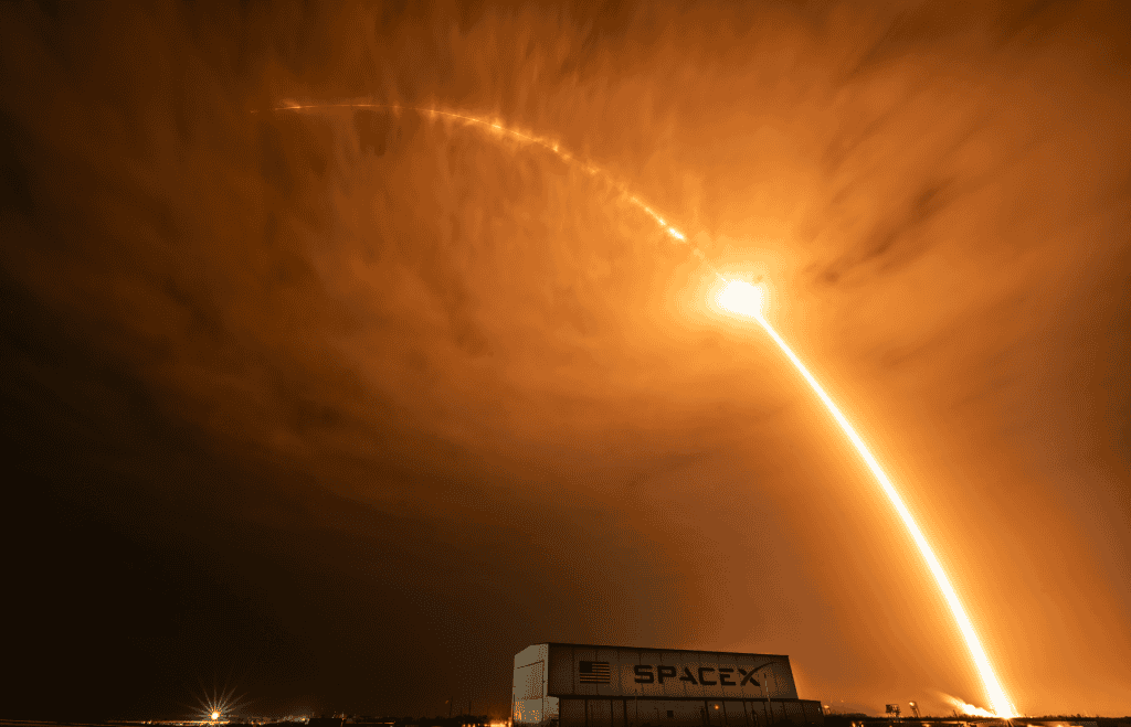 Sucesso! SpaceX lança mais 27 satélites Starlink