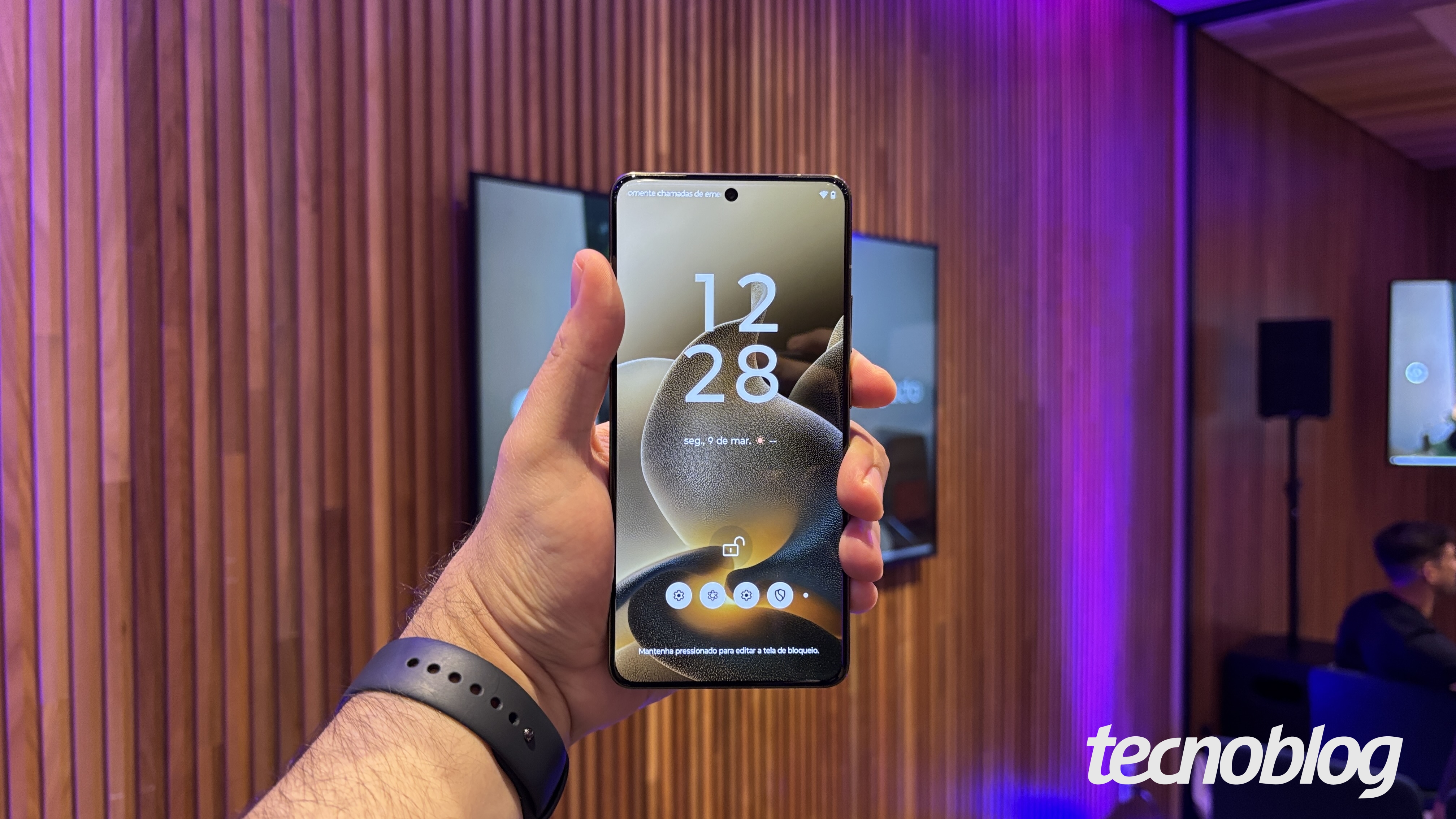 Motorola Signature, novo ultra premium da marca, chega ao Brasil; veja preços