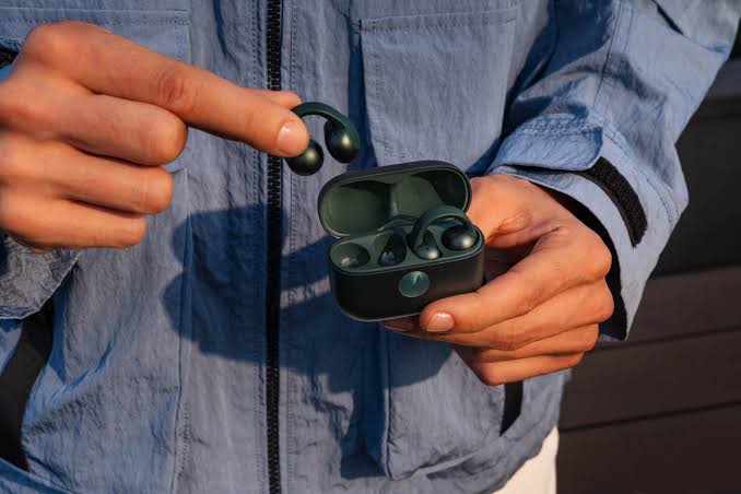 Samsung prepara Galaxy Buds On, seu primeiro fone em formato de brinco
