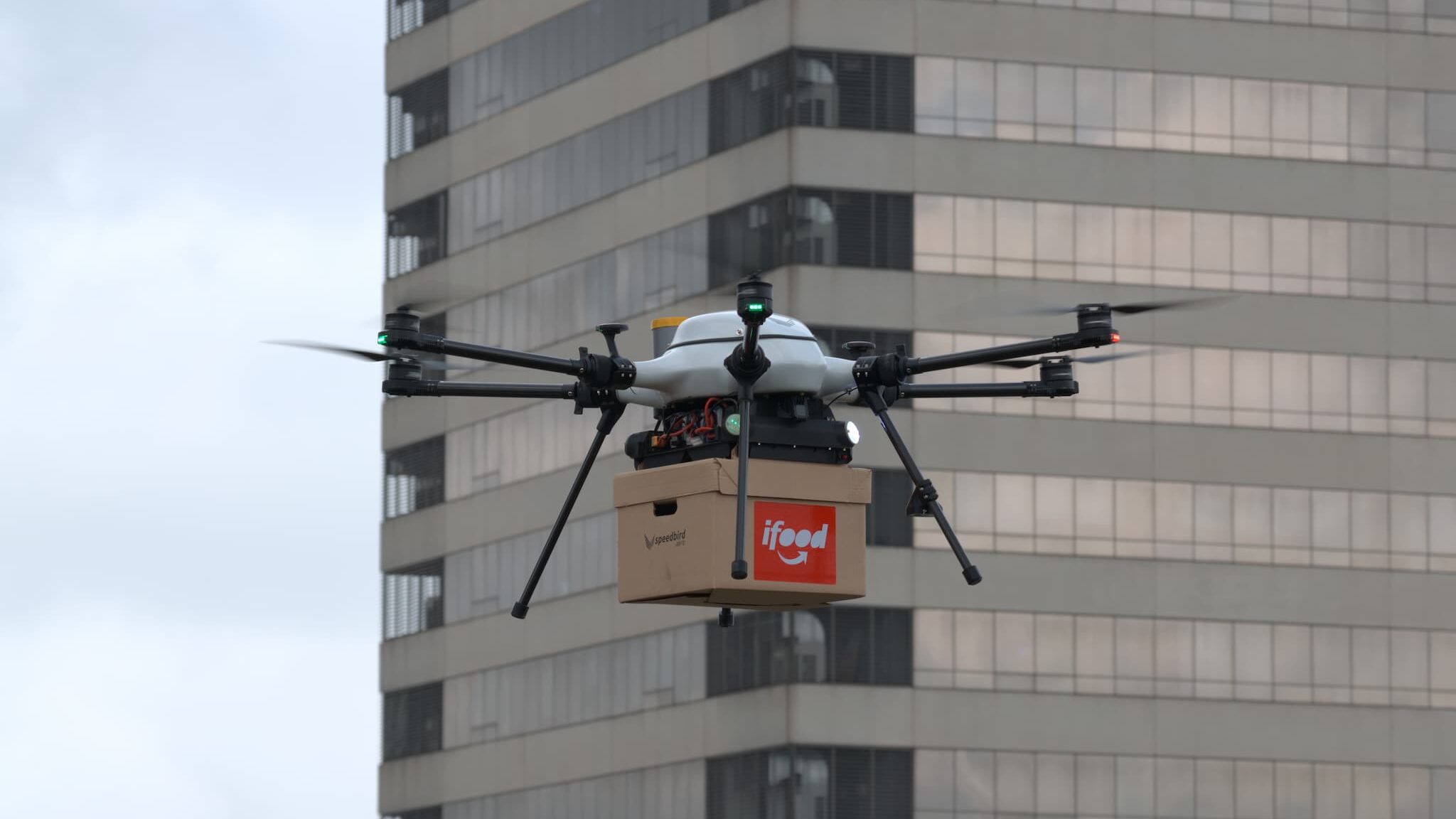 iFood inicia entregas com drones na Grande São Paulo