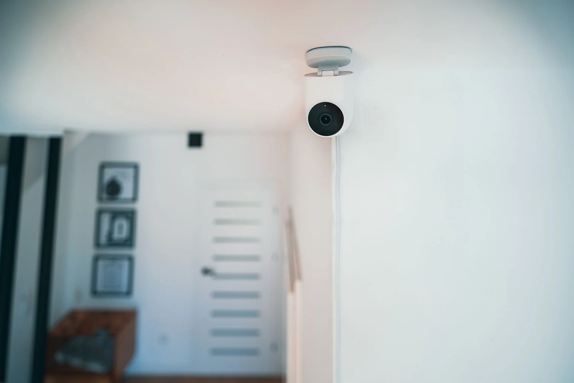 Câmera de segurança Wi-Fi dentro de casa é perigoso? Como evitar invasões