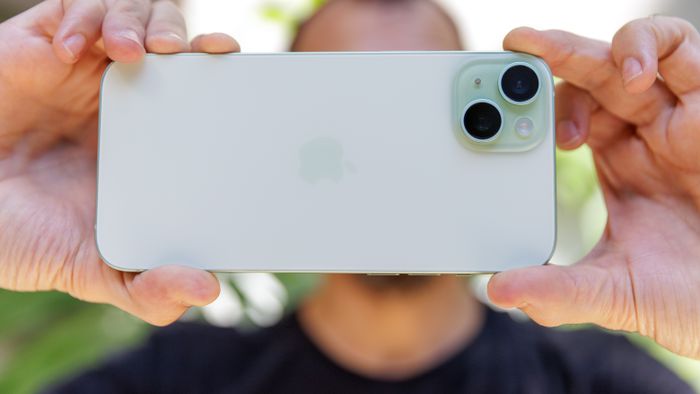 6 dicas para cuidar da visão ao passar horas no celular