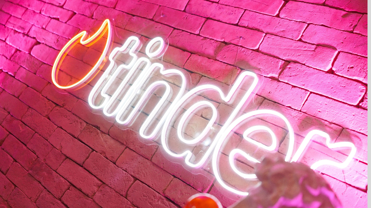 Tinder vai combinar perfis de acordo com gosto musical e signos compatíveis