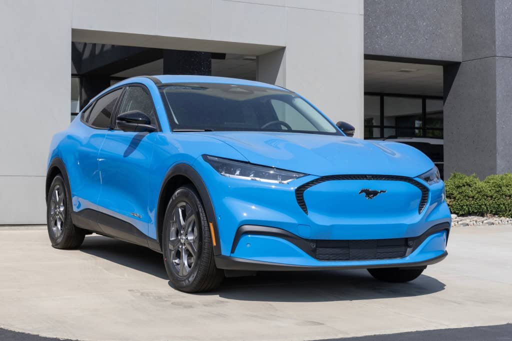 Ford: antes de acidentes fatais, motoristas com sistema semiautônomo se distraíram