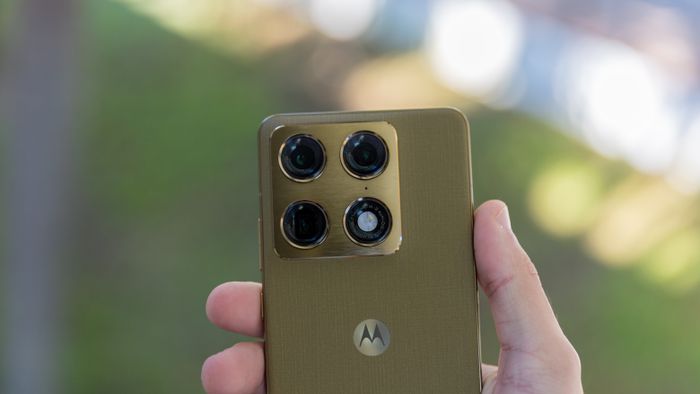 Motorola teria processado 300 influencers por reviews negativos, diz leaker