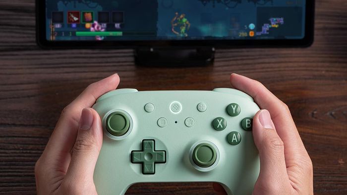 Sem drift! 8BitDo derrete preço de controle com Hall Effect para menos de R$ 120