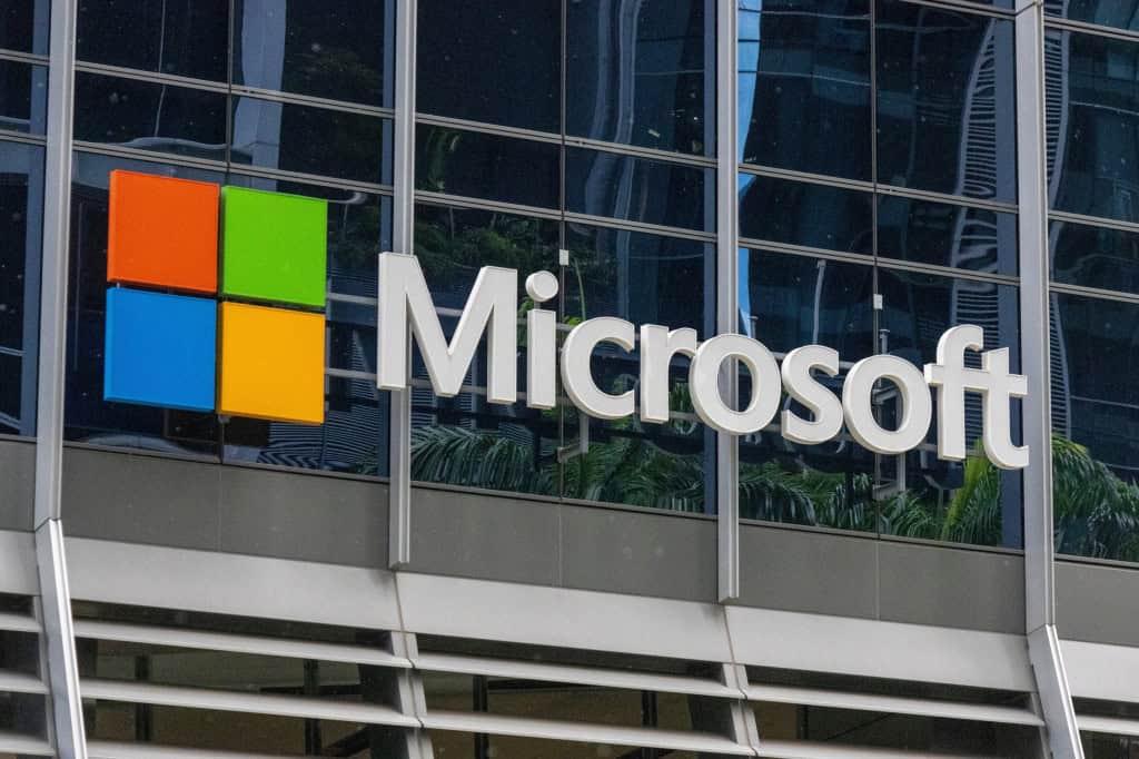 Anthropic paga bilhões à SpaceX e negocia com Microsoft para expandir infraestrutura de IA