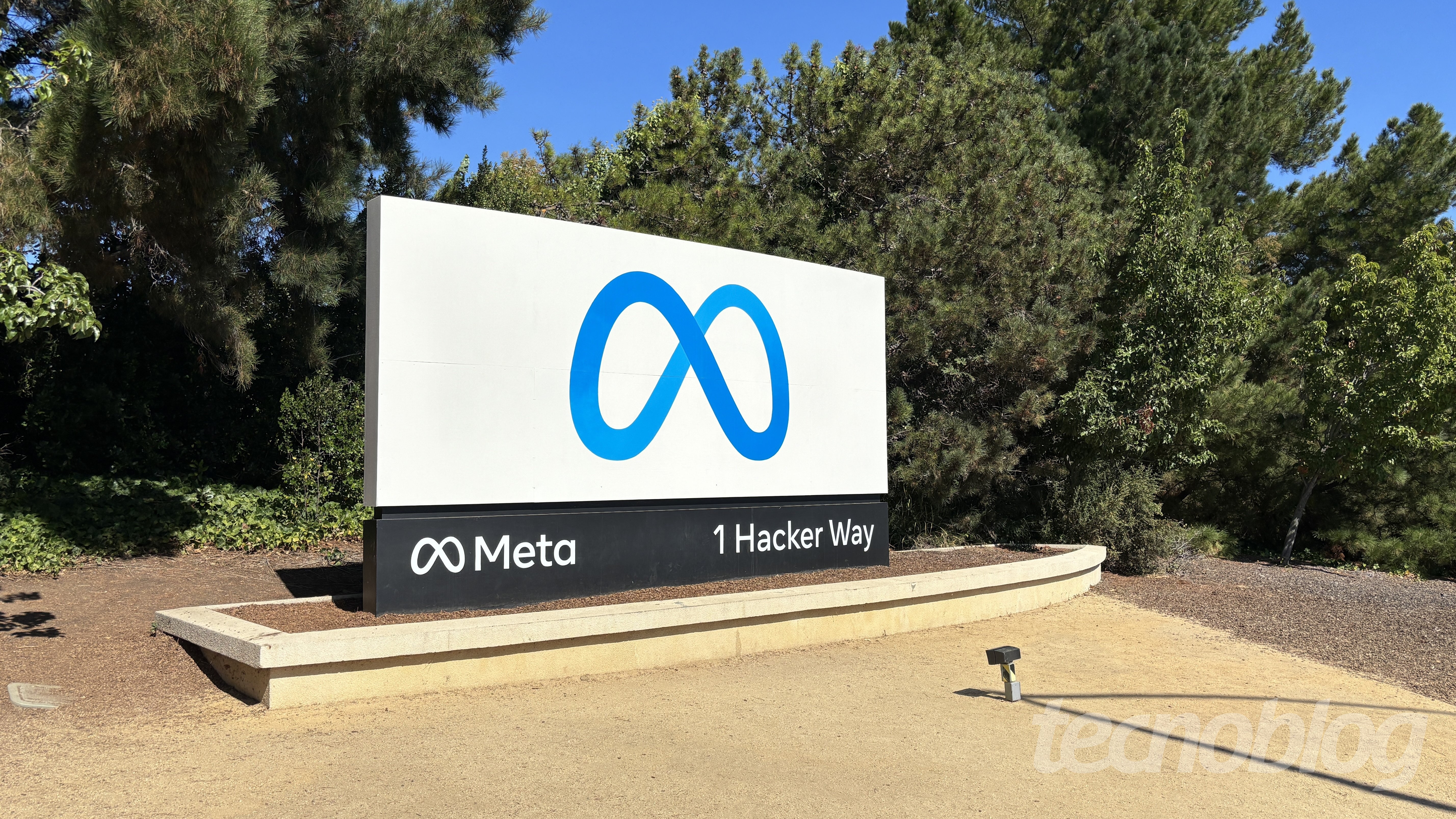 Meta demite funcionário acusado de baixar 30 mil fotos privadas no Facebook