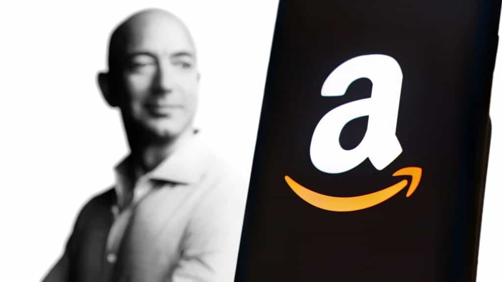 Jeff Bezos negocia fundo de R$ 522,2 bilhões para transformar manufatura com IA, diz jornal