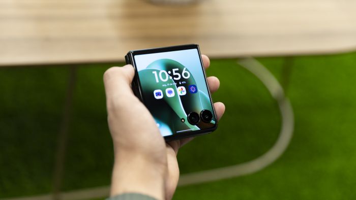 Vazou o visual do Motorola Razr 70 Ultra; veja o celular dobrável