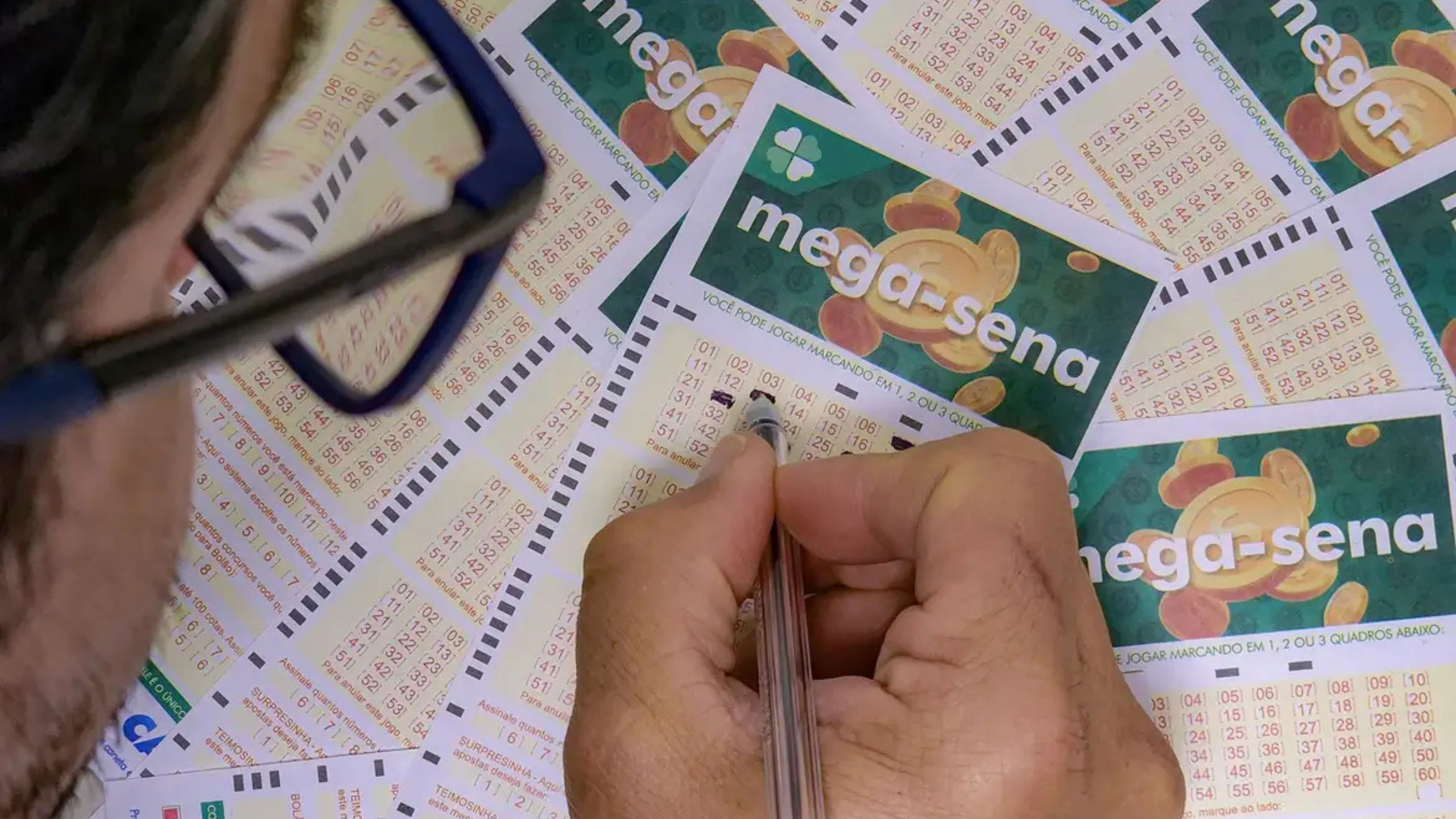 Mega-Sena pode sortear R$ 10 milhões neste sábado