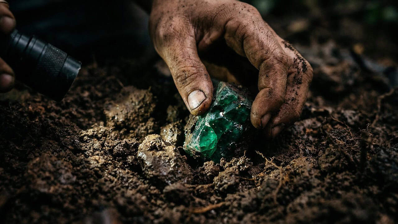 Encontrei pedras preciosas no quintal: isso é meu ou do Estado?