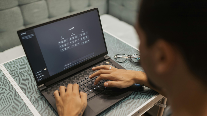 O que é workslop? Veja como a IA pode mais atrapalhar do que ajudar no trabalho