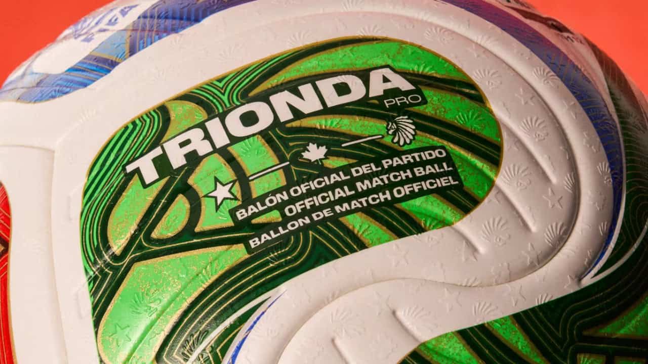 A bola da Copa de 2026 traz uma mudança surpreendente: apenas 4 gomos, menos atrito e um movimento que pode mudar o placar