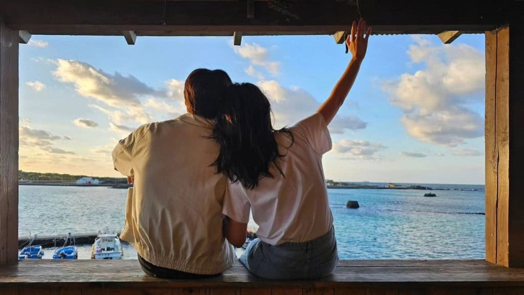 5 doramas em que o amor estava ali desde a infância, mas só aparece anos depois