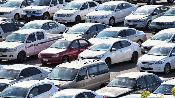 Vale a pena comprar carro com mais de 10 anos? Entenda os riscos