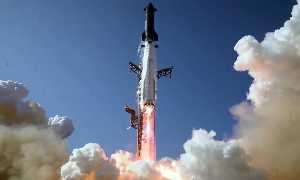 FAA exige que SpaceX abra investigação sobre falha no propulsor do Starship V3