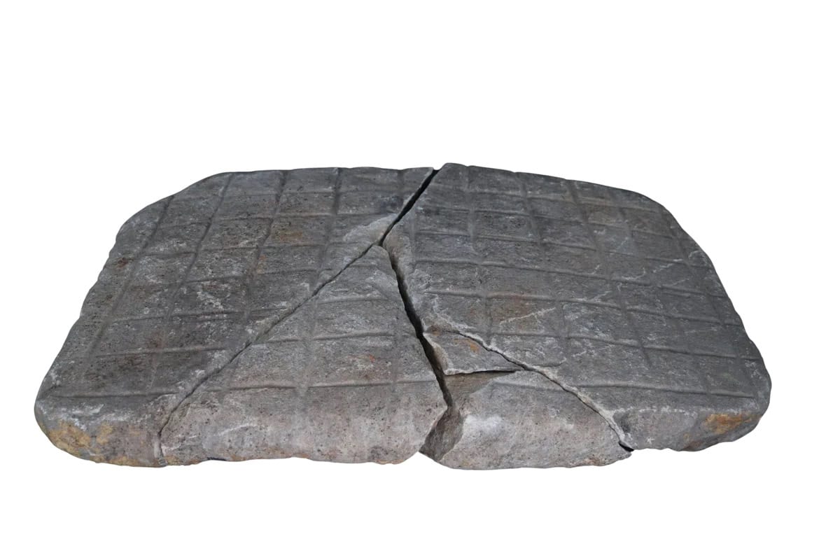 Jogo de tabuleiro romano volta a ser jogado após 2 mil anos