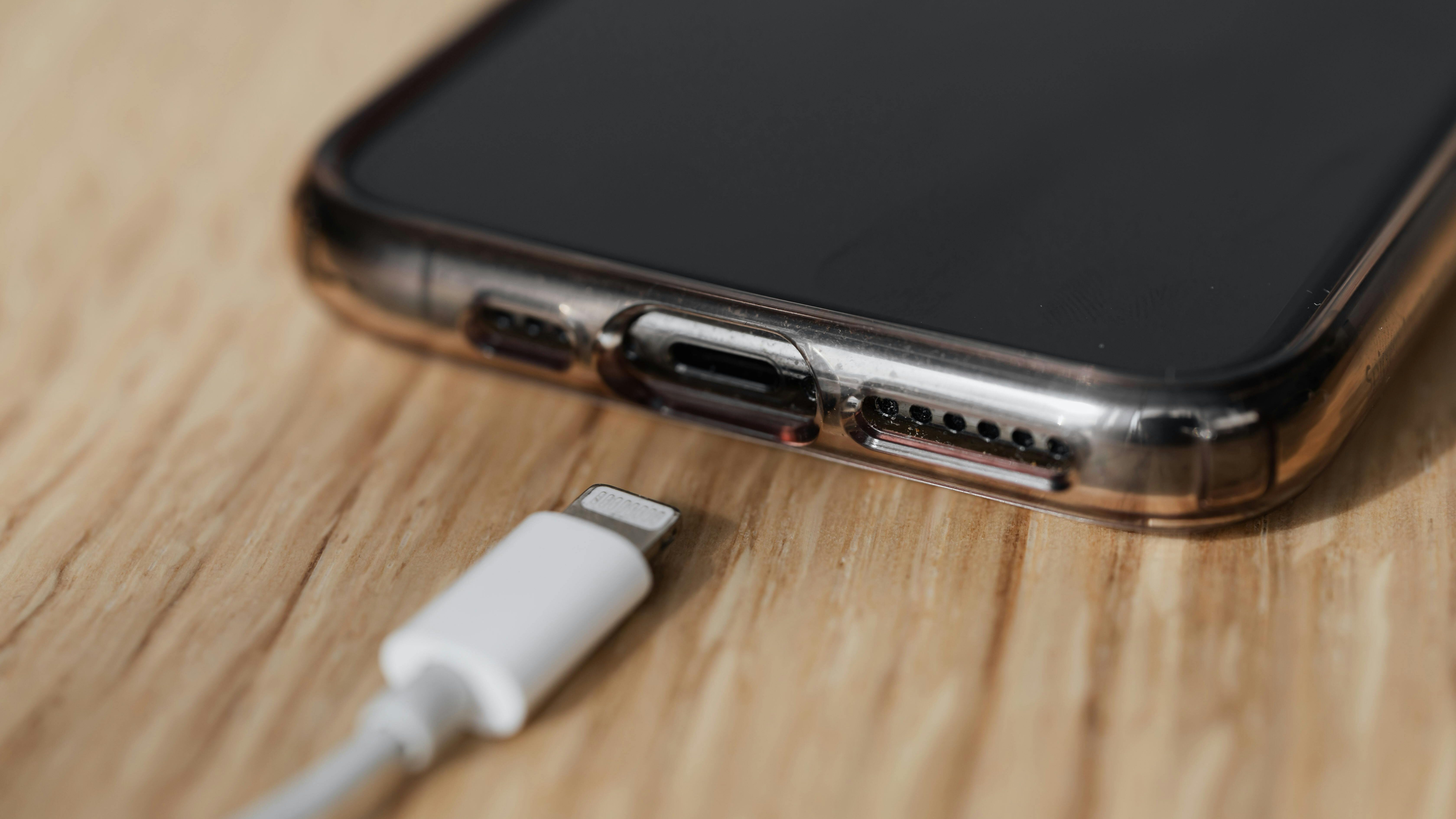 O que vicia a bateria do celular? Confira 10 mitos e fatos sobre bateria degradada