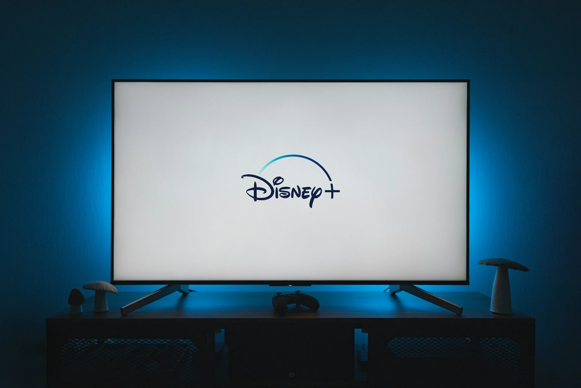 Disney+ muda contrato e enfia anúncios em todos os planos, até os mais caros