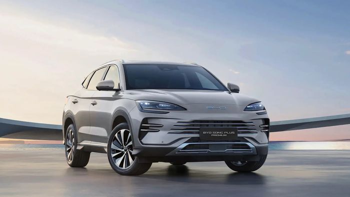 Híbridos mais vendidos em março: "família" Song reina e Yaris Cross sobe