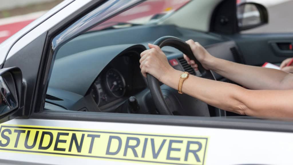 Projeto de lei propõe criar CNH só para carros automáticos