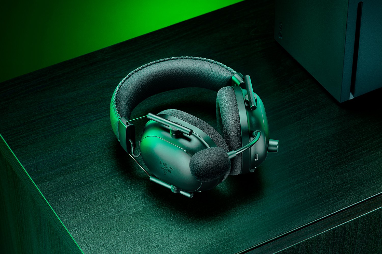 Razer’s BlackShark V2 Pro gaming headset is $90, which is a new low price