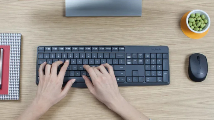 Diga adeus aos fios: Combo de teclado e mouse Logitech está em oferta na Amazon