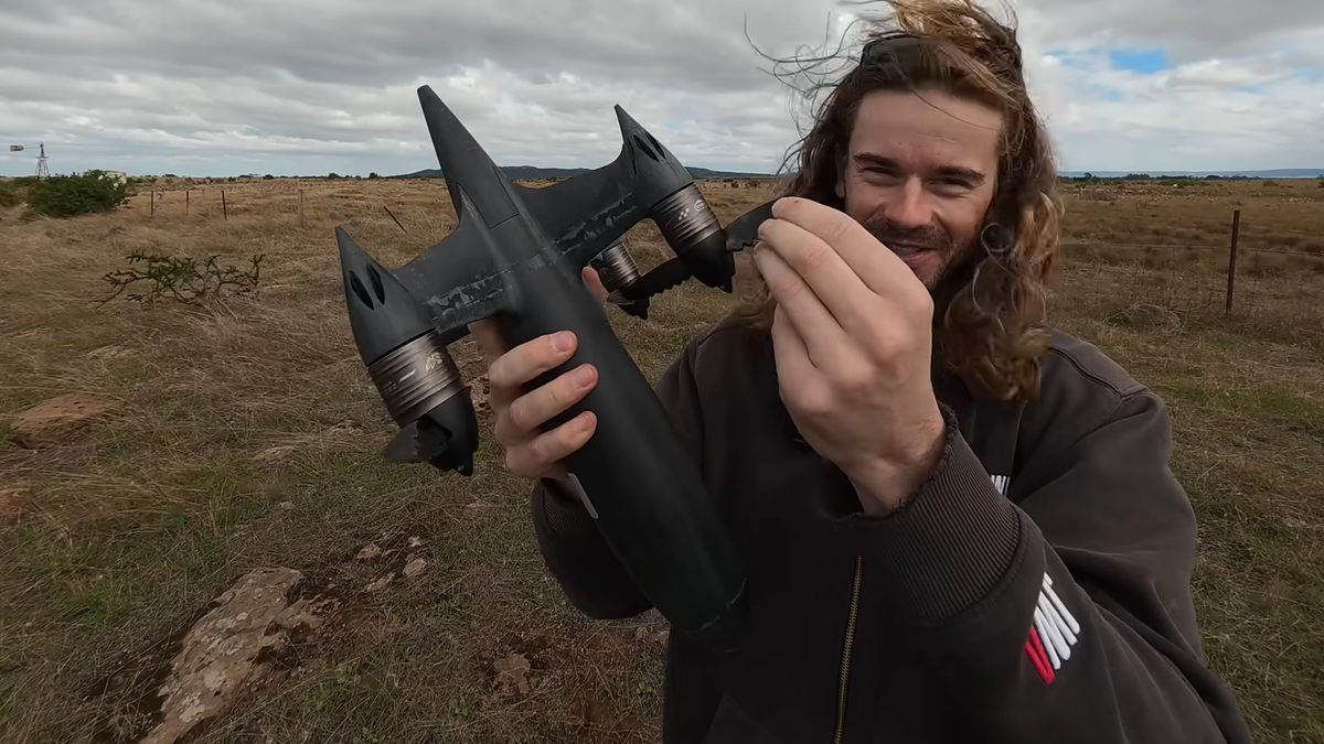 Drone voa a 730 km/h com "hélice de serrote" e bate recorde mundial; veja vídeo