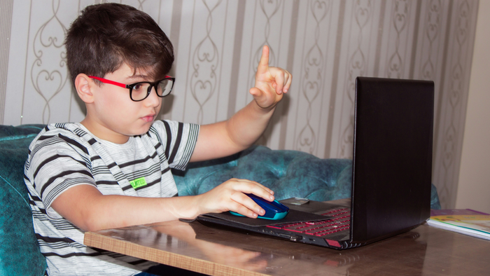 Nova plataforma usa gamificação para ensinar programação e IA a crianças