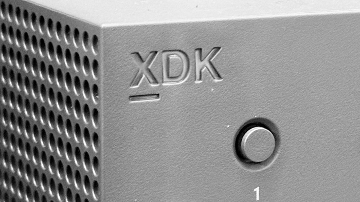 Alarme falso ou teaser do Xbox Helix? Microsoft divulga foto do dev kit