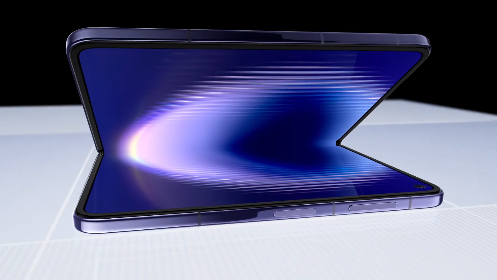 Huawei fura Apple e revela dobrável em formato mais largo