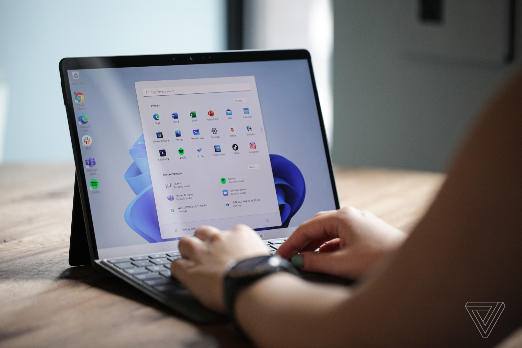 Windows 11 is finally getting a movable taskbar