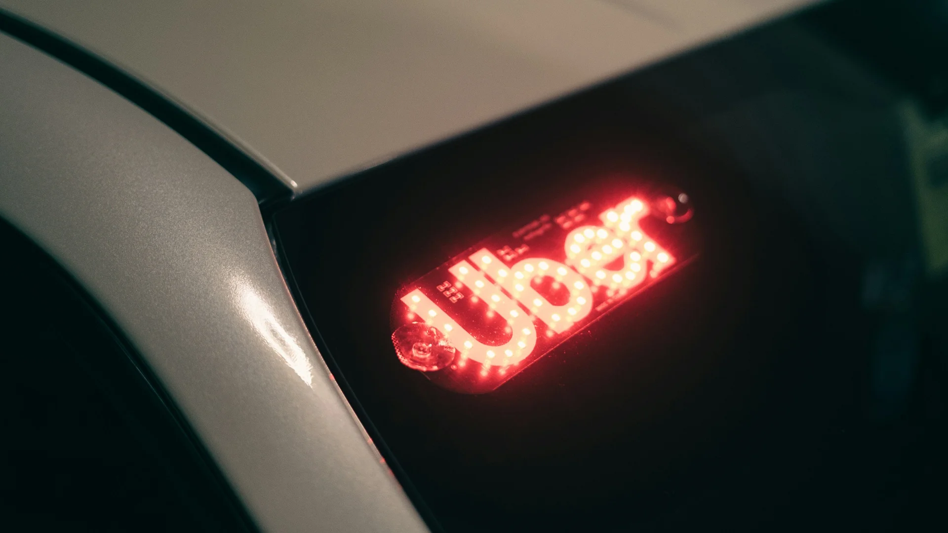 5 carros bons e baratos para fazer Uber Black em 2026
