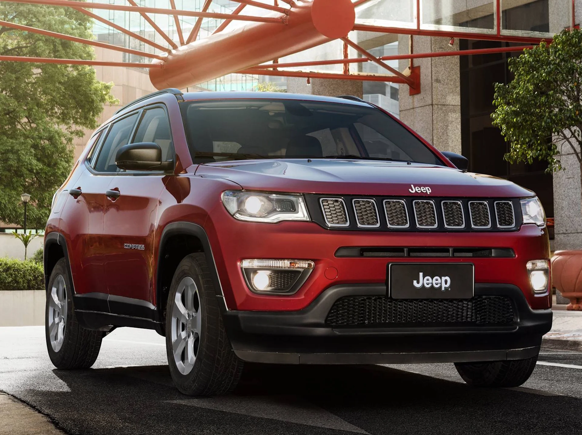 Jeep Compass usado fica no precinho e custa o mesmo que um Mobi zero