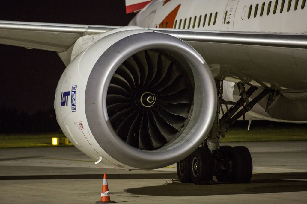 O que pode causar a explosão de uma turbina de avião? Especialista responde