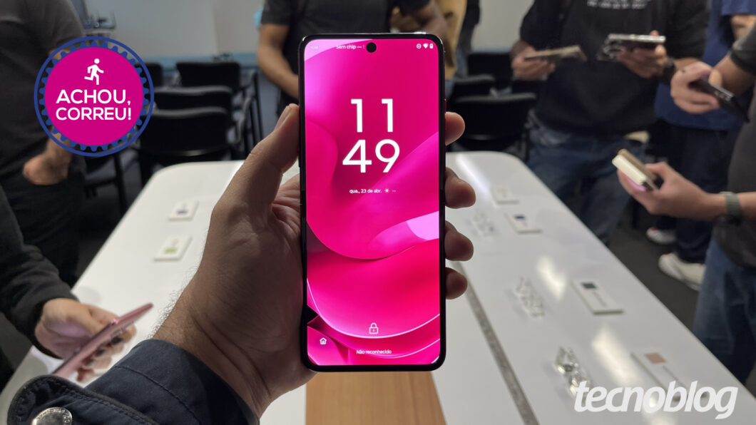 Motorola Razr 60 tem redução de 40% em oferta por até 12x sem juros na Amazon